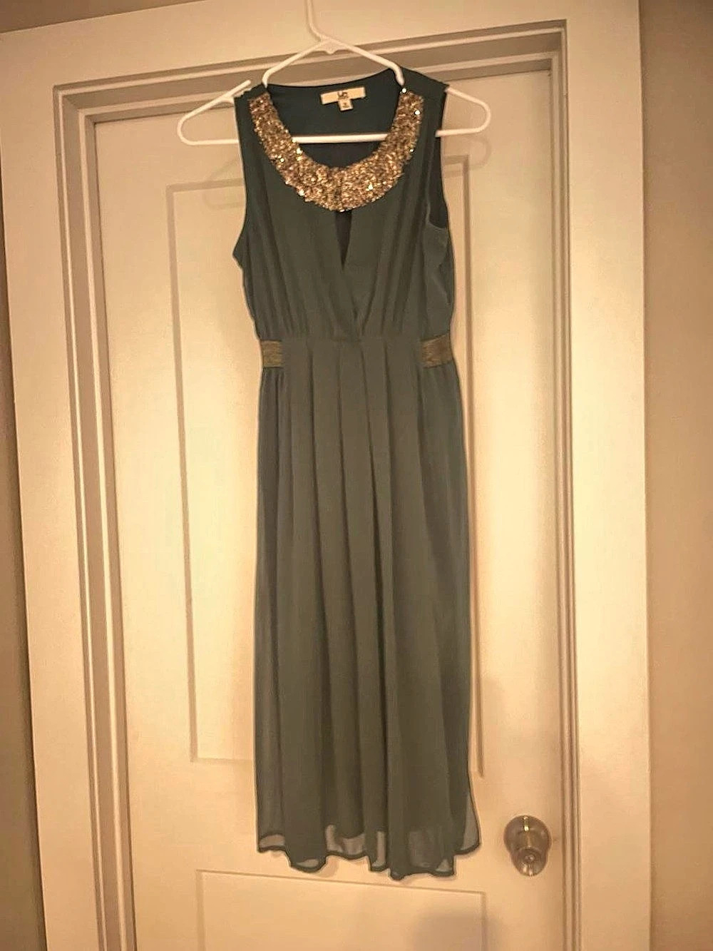 Ya Los Angeles Sequin Neckline Maxi Dress in Green Size Small Like New